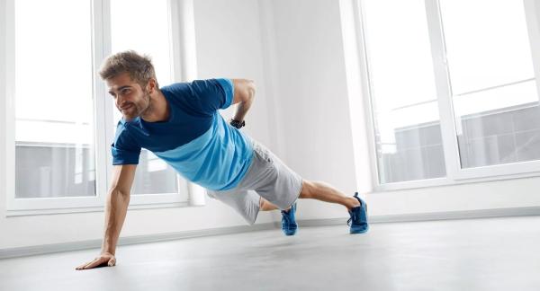 Фитнес дома: тренировка на проблемные места на полу (видео) Фитнес дома: тренировка на проблемные места на полу (видео)